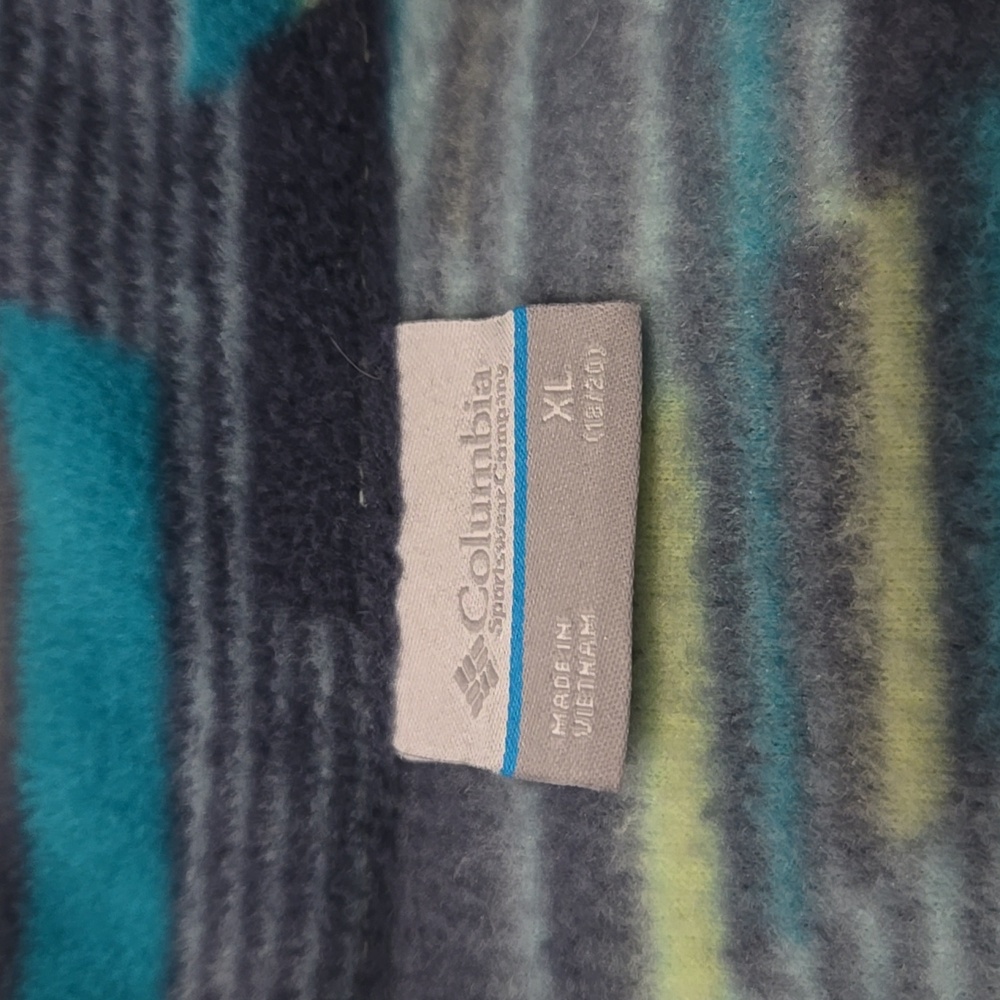 Columbia Blue and Green Patterned Fleece Jacket - Picture 3 of 4